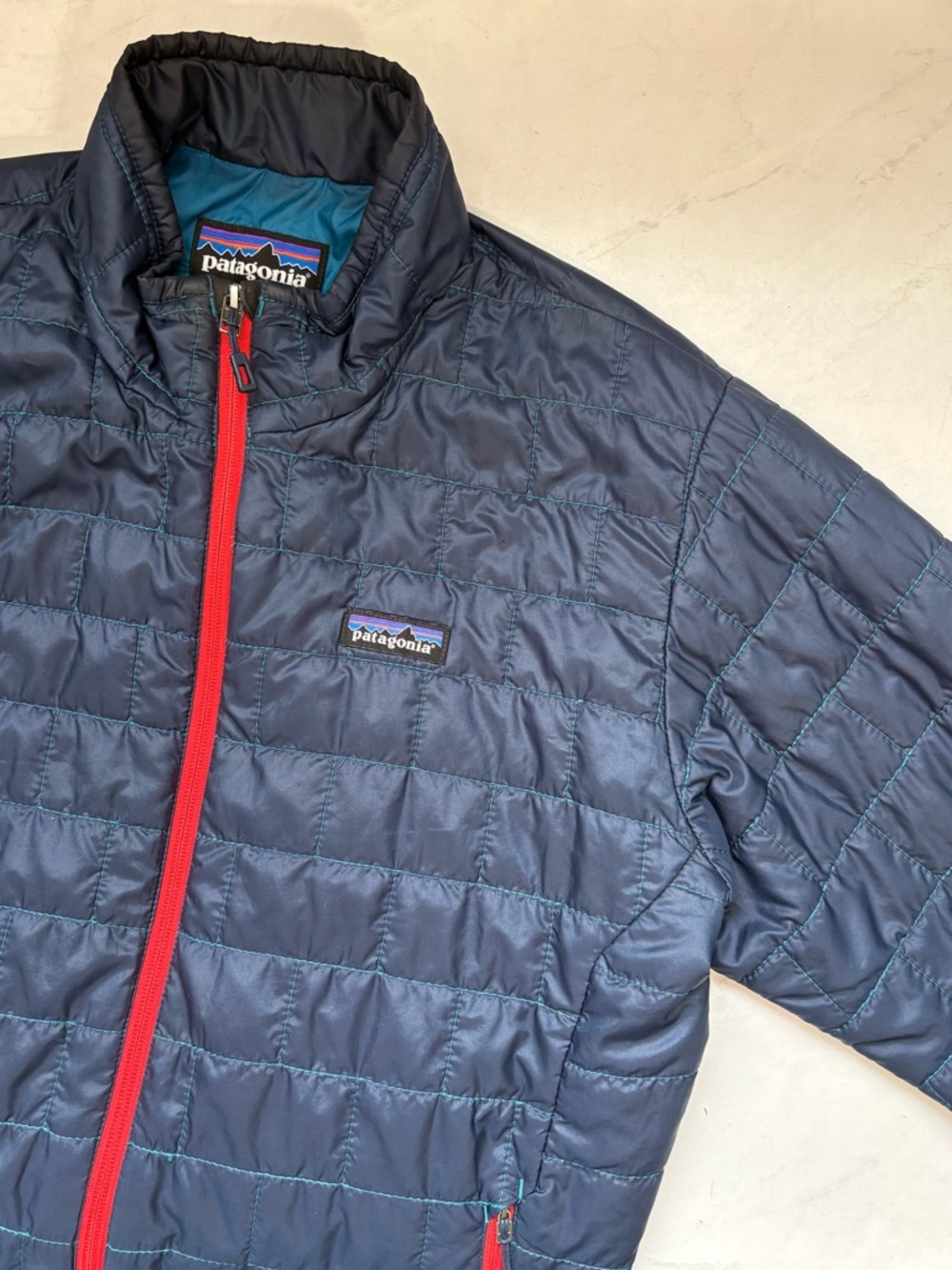 Patagonia Men’s Medium Navy Blue Red Nano Puff Jacket Outdoor Travel Hiking - Picture 3 of 8